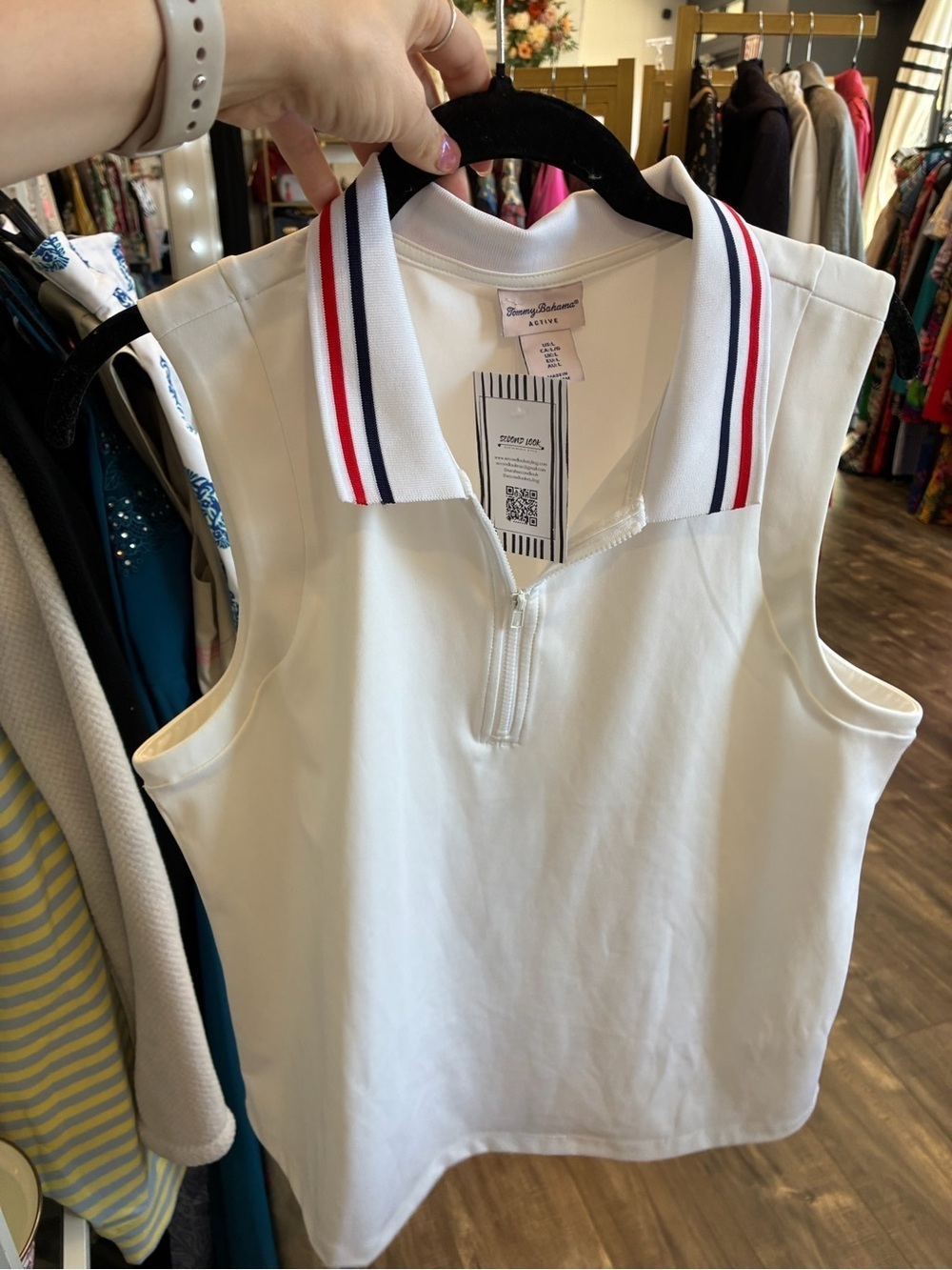 Tommy Bahama White Zip 3/4 sleeveless golf Polo with Navy & Red Trim size L